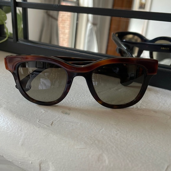 Prada sunglasses - Picture 1 of 5